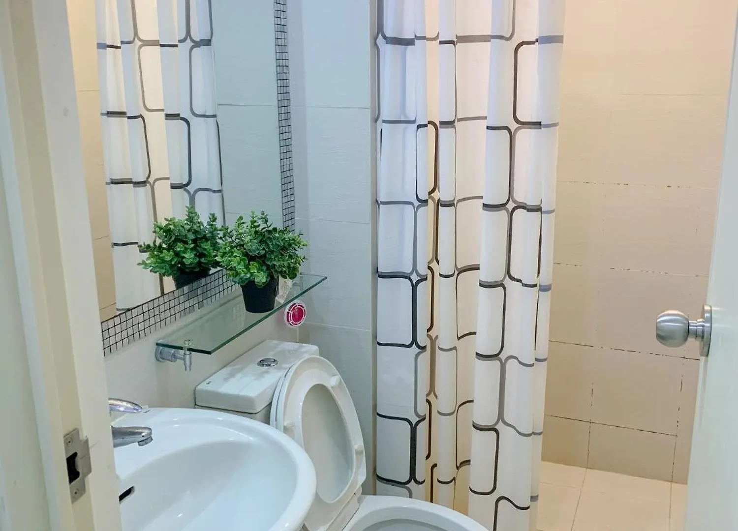 Azure Urban Resort Residences Paranaque City Aparthotel
