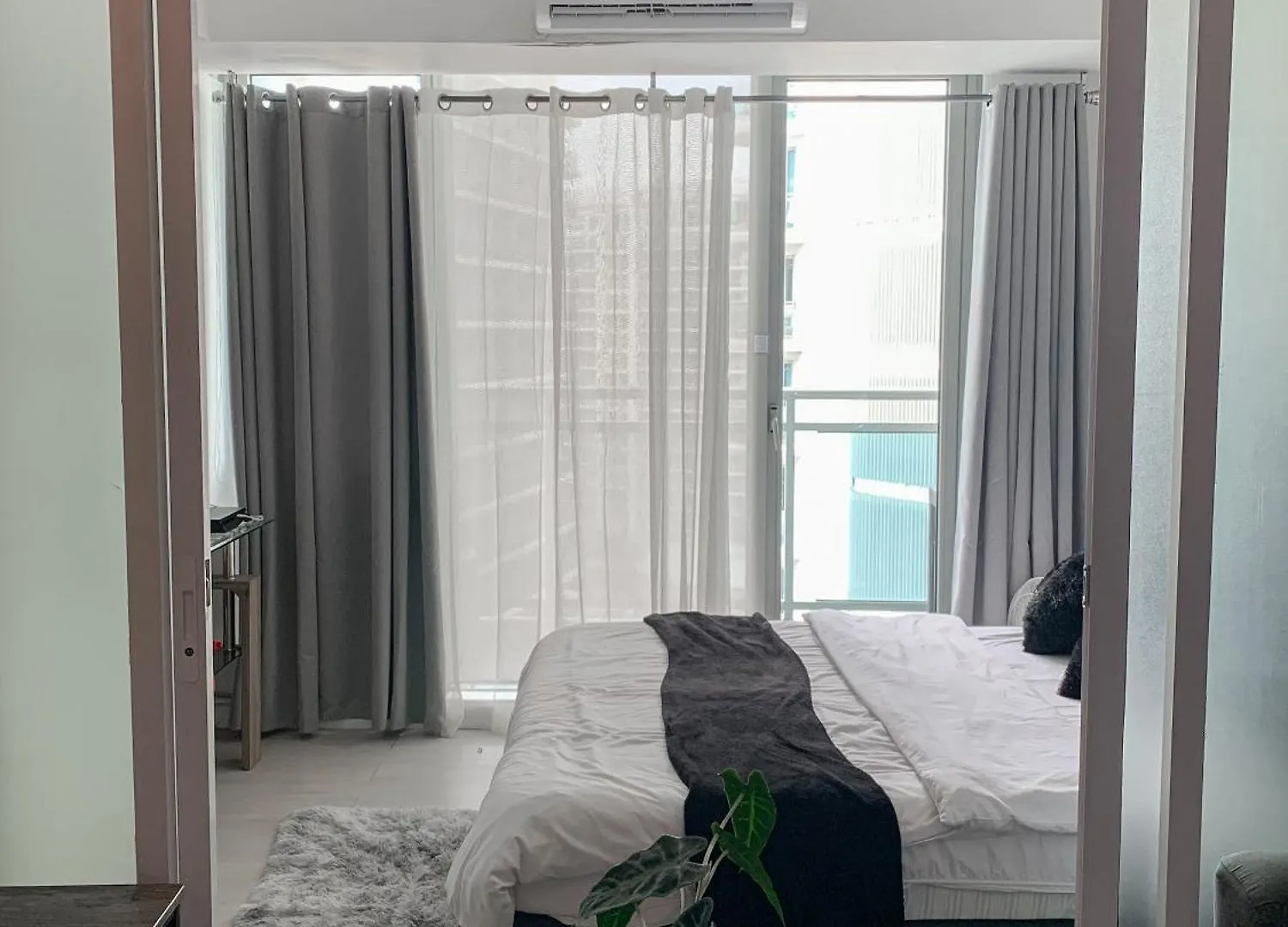 Azure Urban Resort Residences Paranaque City Aparthotel