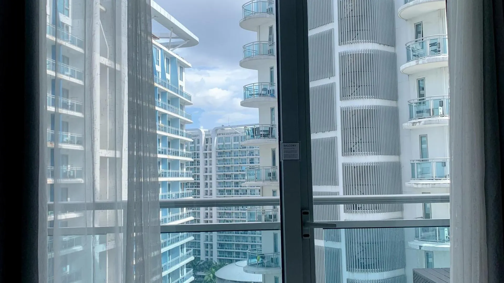 Aparthotel Azure Urban Resort Residences Paranaque City