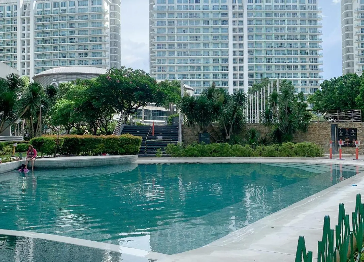Azure Urban Resort Residences Paranaque City Aparthotel
